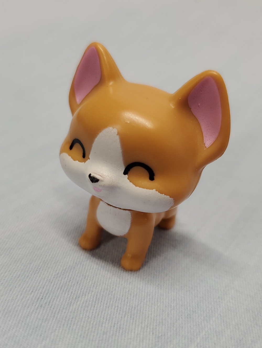 Mattel Barbie Extra Doll Pets Cute CorgFigurine Toy in Brown and White